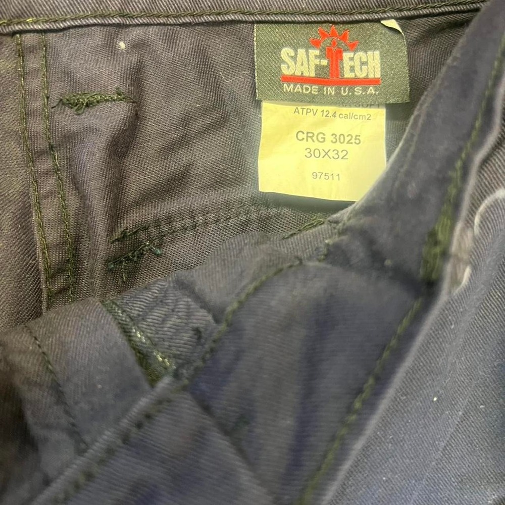 Safe Tech Navy cargo pants with multiple pockets. Made in America 30x32 - Picture 2 of 4